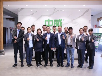 中國無機鹽工業協會生物刺激劑專業委員會劉健主任一行蒞臨中威交流指導