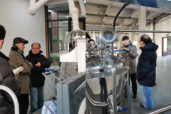 參觀設備 國際微生物專家-中科院劉志恒教授-蒞臨中威共商菌肥研究